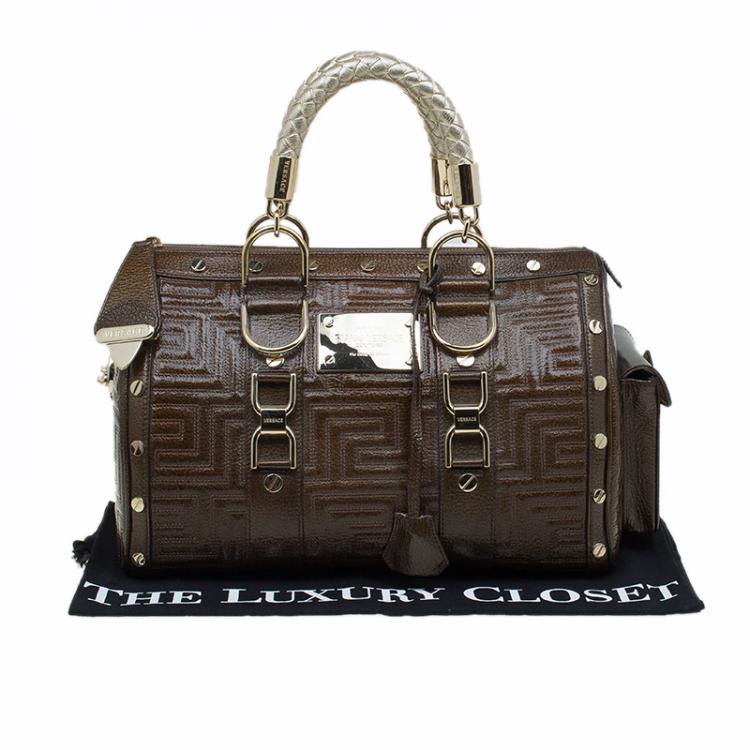 مملوكة مسبقًا Versace Brown Quilted Patent Leather Snap Out Of It Satchel