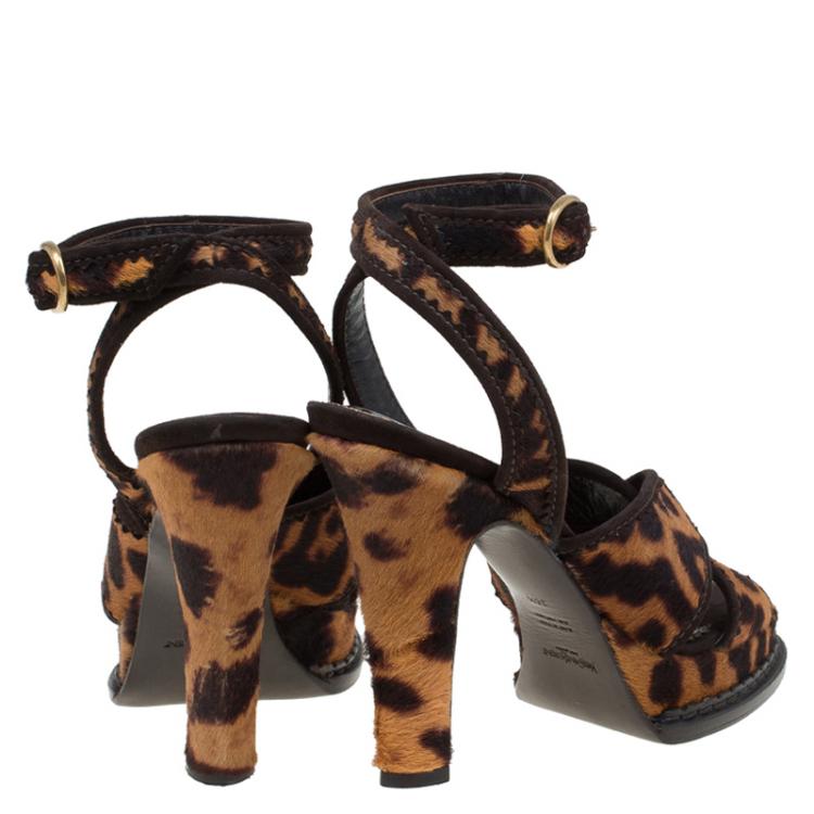 مملوكة مسبقًا Saint Laurent Paris Brown Leopard Calf Hair Criss Cross Ankle Strap Sandals Size 36.5