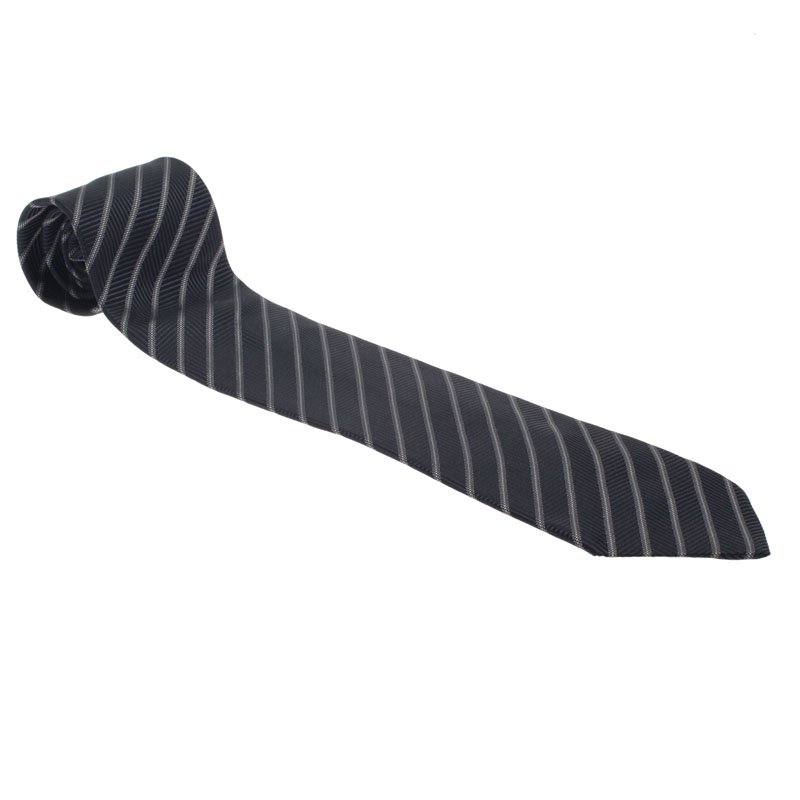 Pre Owned ربطة عنق ايرمنيجيلدو زينيا حرير منقوش مخطط أزرق كحلي وأبيض