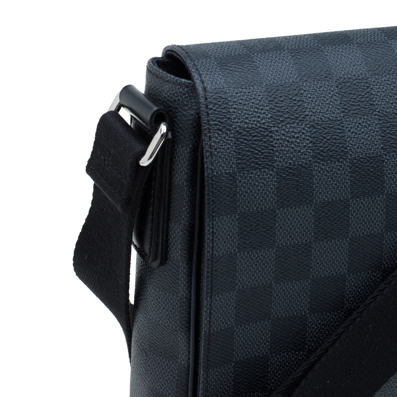 Auth Louis Vuitton District PM Damier Graphite N41260 External Damage Bag  ALA581