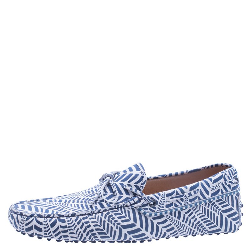 Pre Owned Tod's Blue and White Printed Leather Bow Loafers Size 43