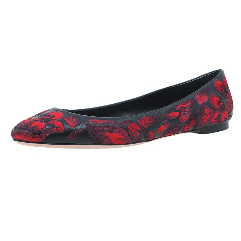 Pre Owned Alexander McQueen Red Tulip Embroidered Ballet Flats Size 41