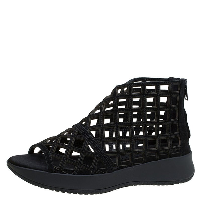 Pre Owned Burberry Black Suede Gladiator Platform Sandals Size 37