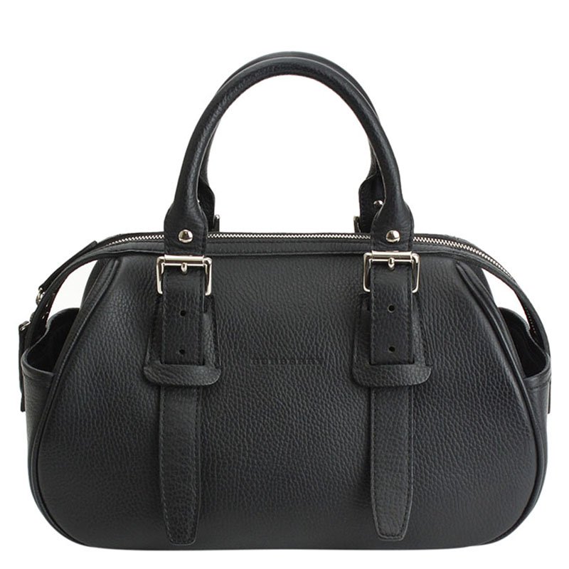 Pre Owned حقيبة بربري جلد حُبيبي سوداء