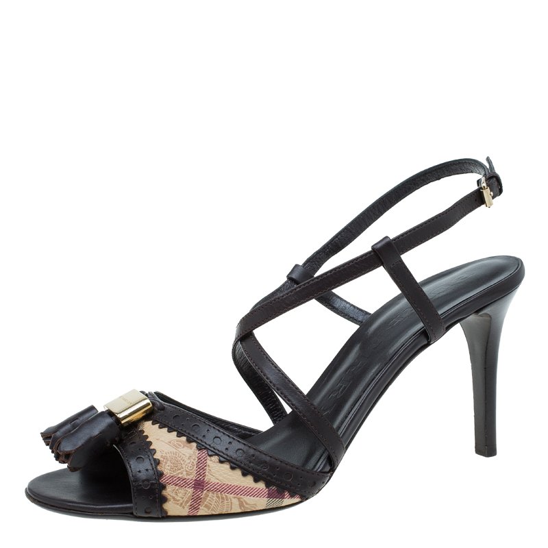 Pre Owned صندل بربري نوفا بشراشيب وسيور متعاكسة جلد بني مقاس 37.5