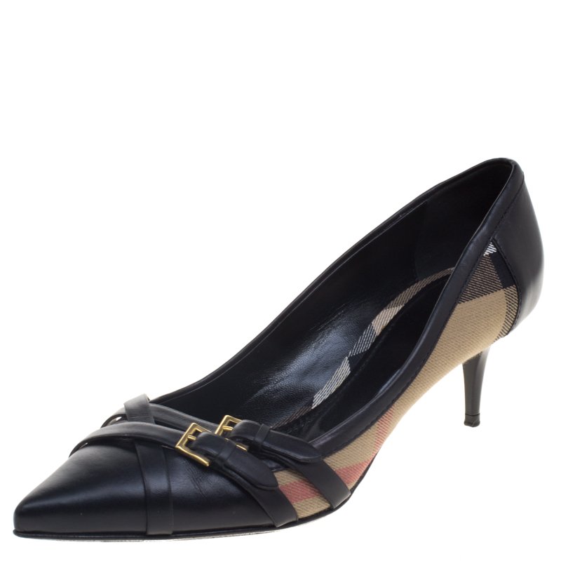 Pre Owned حذاء كعب عالي بربري جلد أسود وكانفاس كاروهات نوفا مقدمة مدببة بأبزيم مقاس 40