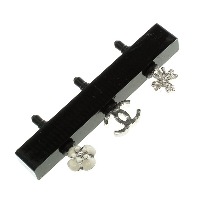 Pre Owned مقابس غبار سمارت فون شانيل CC، طقم ثلاث دلايات إيناميل