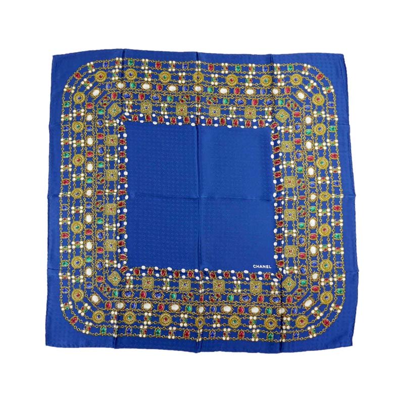 Pre Owned وشاح شانيل CC أزرق مطبوع بسلسلة