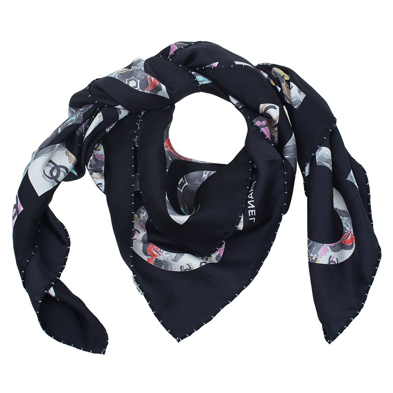 Pre Owned وشاح شانيل ليدي مطبوع الوان متعددة أسود مربع