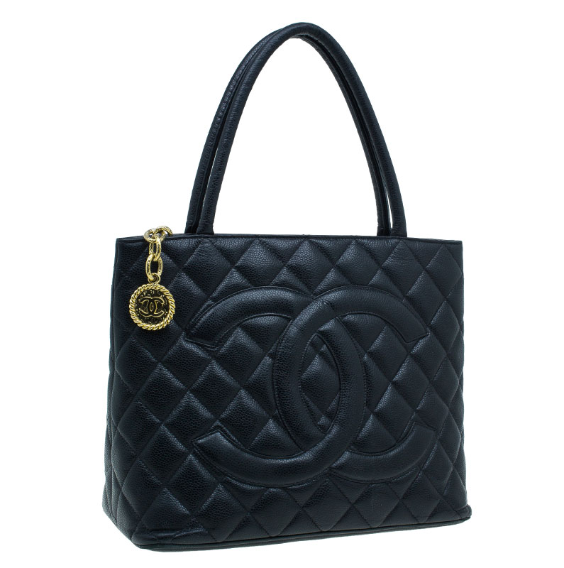 Express Chanel Medallion Tote Bag Authenticated By Lxr Women's Black