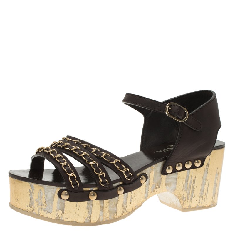 مملوكة مسبقًا Chanel Brown Leather Chain Detail Ankle Strap Platform Sandals Size 39