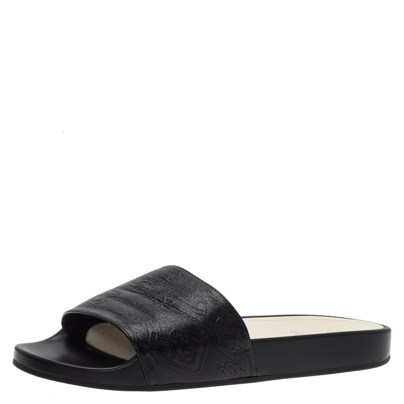Pre Owned صندل سلايد شانيل جلد أسود منقوش مقاس 41