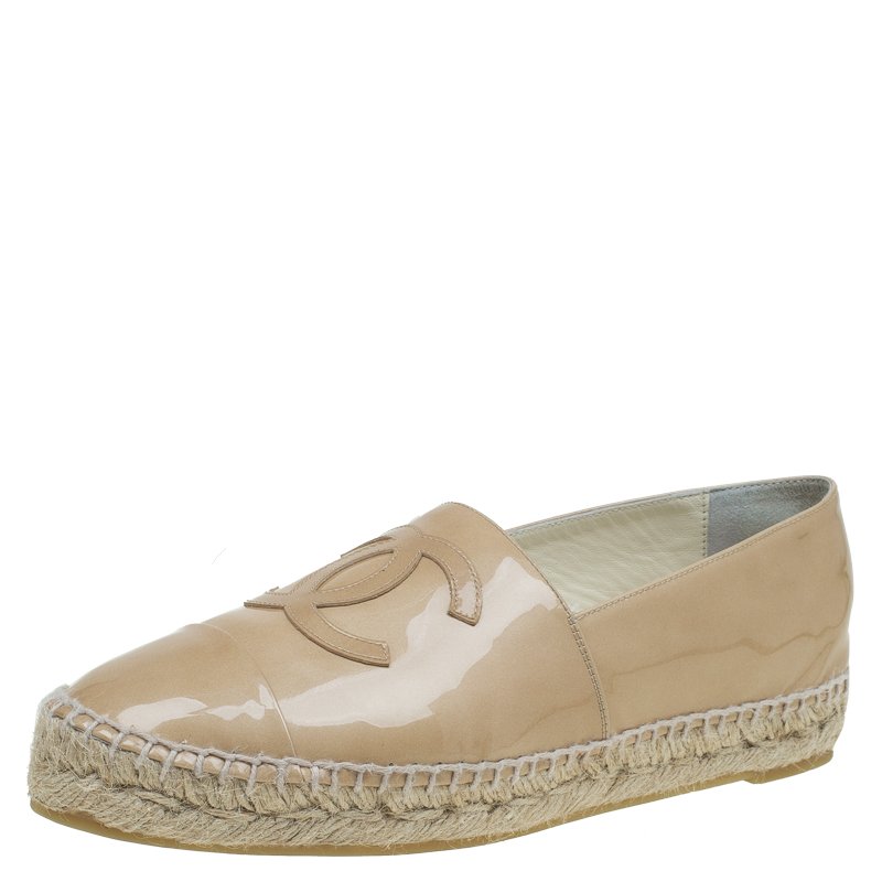 Pre Owned حذاء إسبادريل شانيل CC جلد بيج لامع مقاس 38