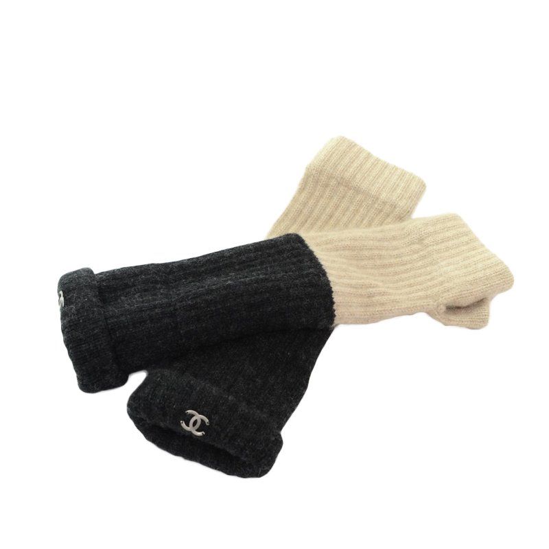 Pre Owned Chanel Black and Beige Wool Fingerless Gloves