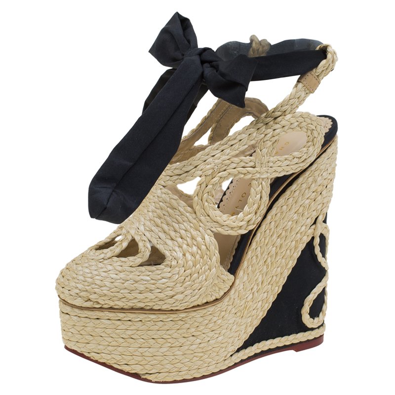 مملوكة مسبقًا Charlotte Olympia Beige Rapunzel Raffia Espadrille Wedges Size 37