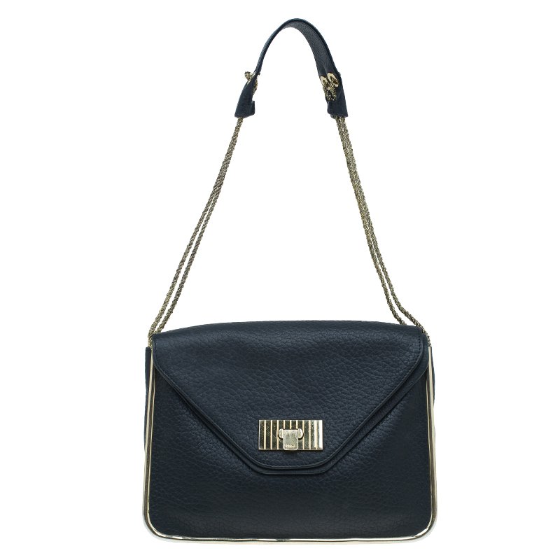 مملوكة مسبقًا Chloe Black Pebbled Leather Medium Sally Flap Shoulder Bag