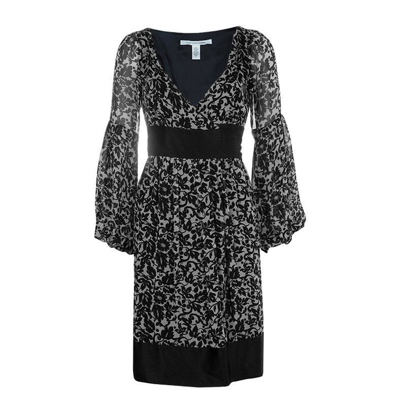 Pre Owned Diane Von Furstenberg Monochrome Floral Print Myrte Wrap Dress  S