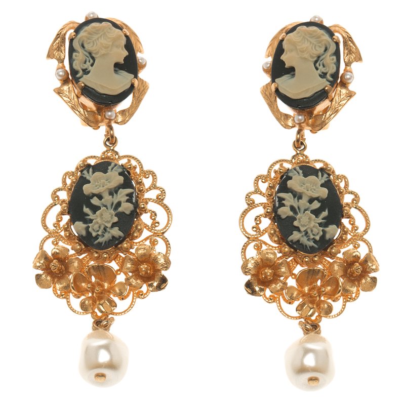 Pre Owned أقراط دولتشي أند غابانا كاميو لؤلؤ صناعي ذهبية اللون طويلة بمشبك