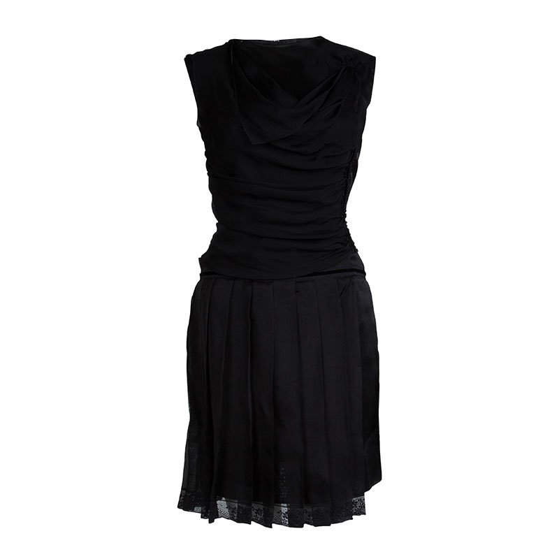 Pre Owned فستان دولتشي أند غابانا حرير أسود ديرابيه بطيات بلا أكمام M