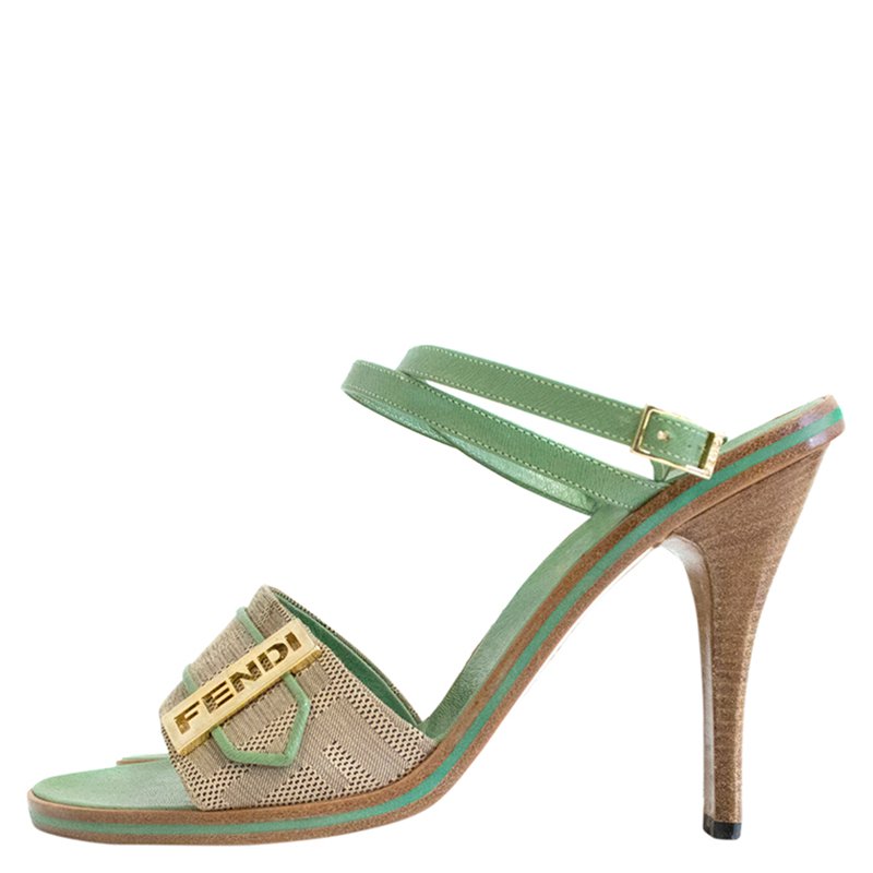 Pre Owned صندل بحزام للكاحل فندي كانفاس بيج وجلد أخضر مقاس 37