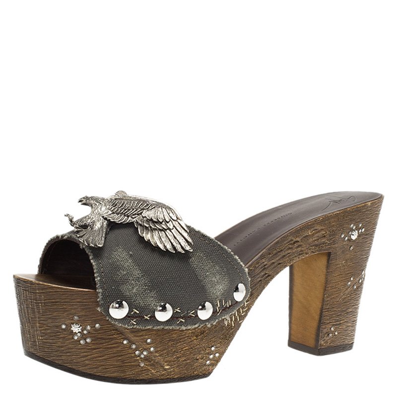 Pre Owned صندل سلايد جوسيبي زانوتي سابو نعل سميك كانفاس رصاصي زخرفة النسر مقاس 40