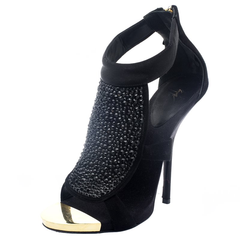 Pre Owned صندل جوسيبي زانوتي سيور كاحل مرصع كريستال ساتان وسويدي أسود مقاس 38