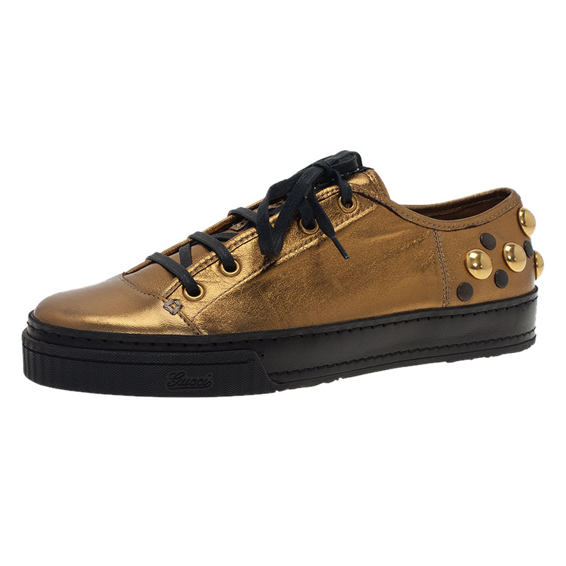 مملوكة مسبقًا Gucci Golden Leather Babouska Studded Praga Sneakers Size 38.5