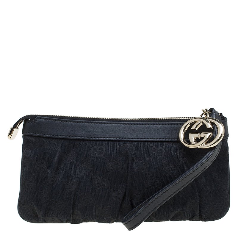 مملوكة مسبقًا Gucci Black GG Canvas Interlocking G Wristlet Pouch