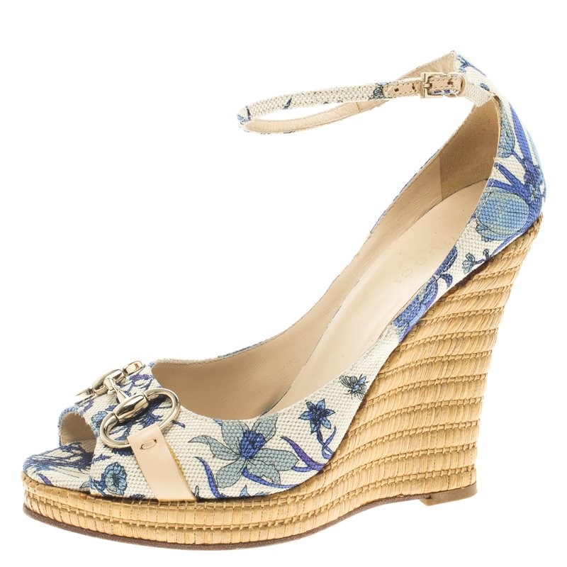 Pre Owned صندل غوتشي كانفاس أزرق مورد مطبوع هورسبيت بحزام للكاحل كعب روكي مقاس 36