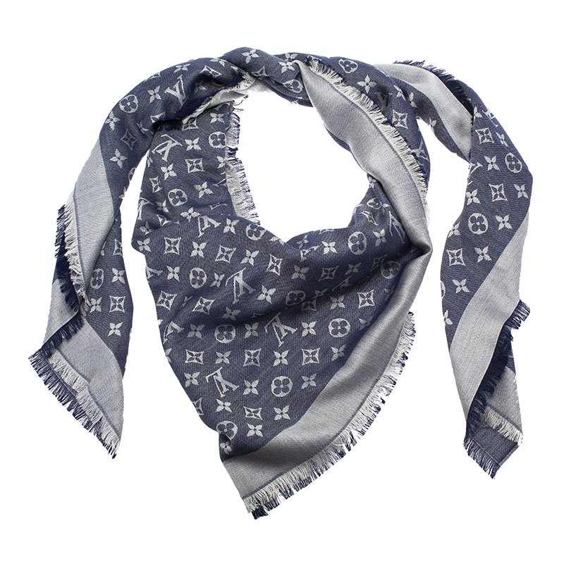 مملوكة مسبقًا Louis Vuitton Blue Monogram Wool and Silk Shawl