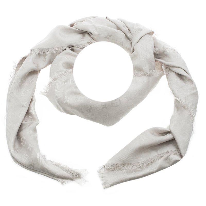 Pre Owned Louis Vuitton Beige Monogram Shine Shawl