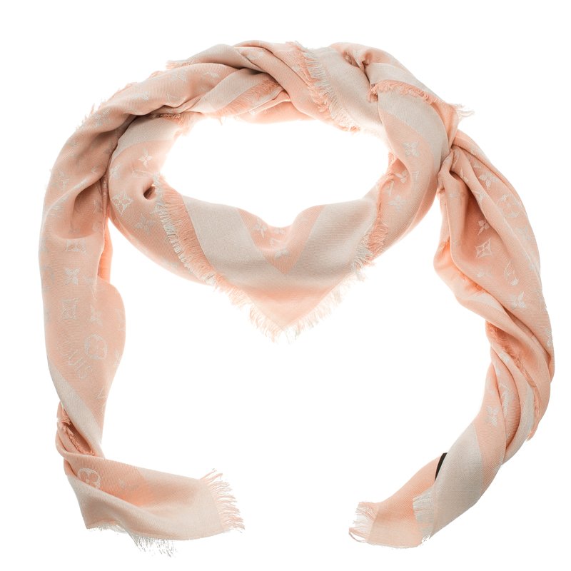 مملوكة مسبقًا وشاح لوي فيتون دنيم مونورغرامي وردي فاتح