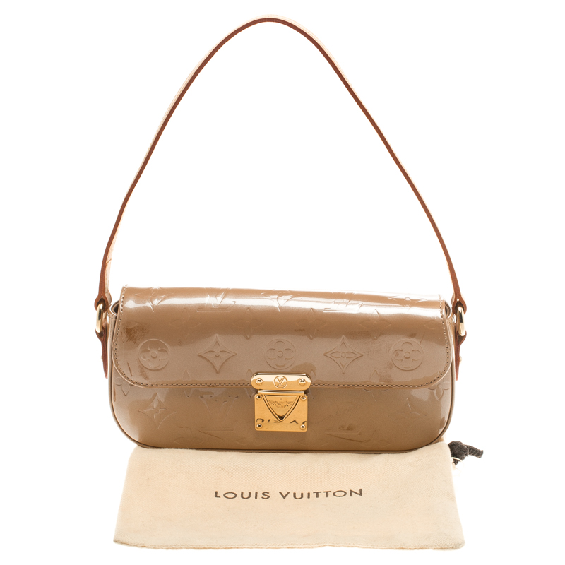 Louis Vuitton Framboise Monogram Vernis Malibu Street Clutch Bag - Yoogi's  Closet