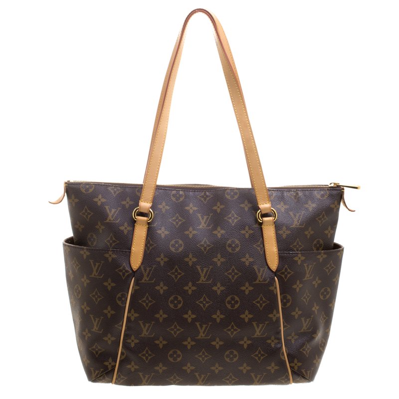 مملوكة مسبقًا حقيبة لوي فيتون توتالي كانفاس مونوغرامي MM