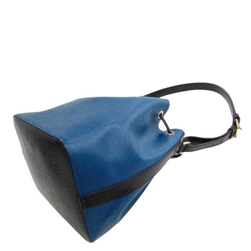 LOUIS VUITTON Epi Petit Noe Shoulder Bag Bicolor Black Blue M44152 Auth  hs1625 Leather ref.726614 - Joli Closet