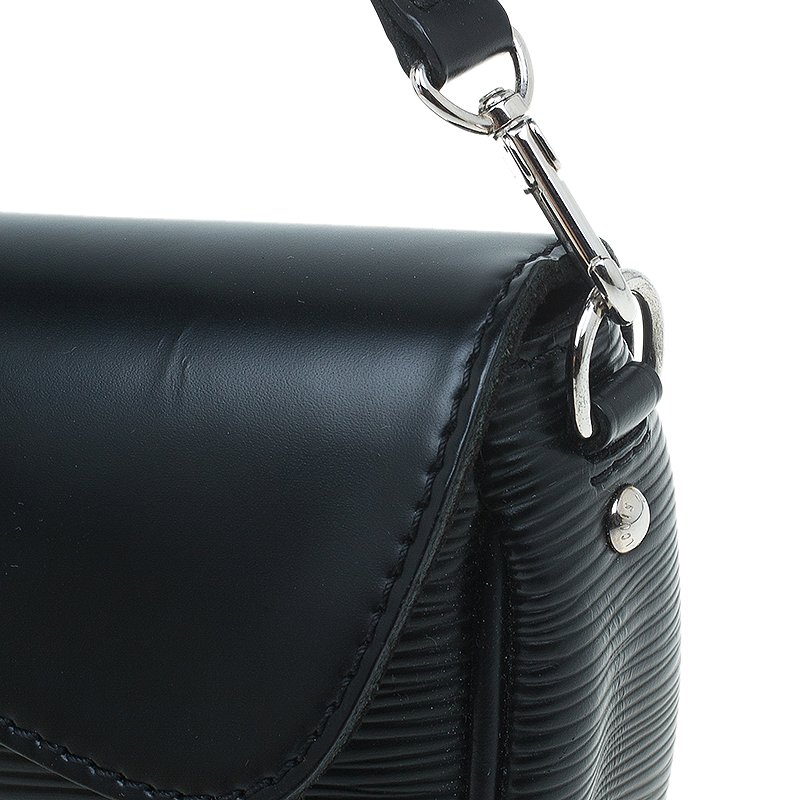 Louis Vuitton Black Epi Leather Montaigne Clutch ref.332845 - Joli Closet