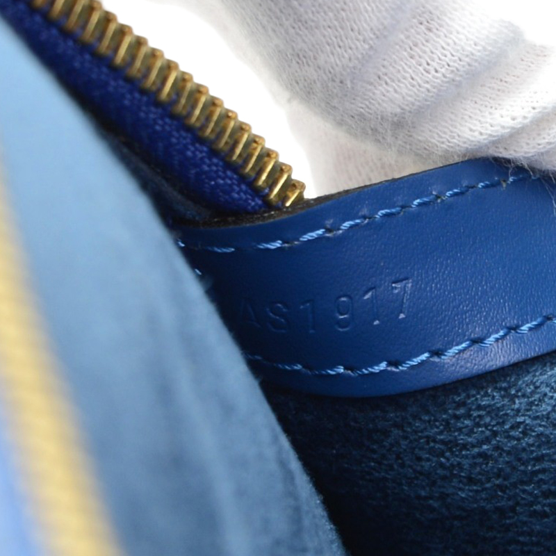 LOUIS VUITTON Epi Lussac Shoulder Bag Toledo Blue LV VI0965 – LuxuryPromise