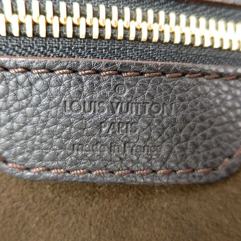 Shop Louis Vuitton MAHINA 2021-22FW Monogram Unisex Leather Logo