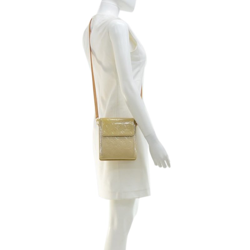 Louis Vuitton Beige Monogram Vernis Mott Crossbody Bag ○ Labellov