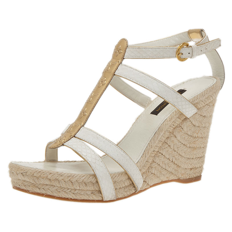 مملوكة مسبقًا صندل لوي فيتون باهاماس جلد أبيض سير حرف T نعل روكي سبادريه مقاس 37