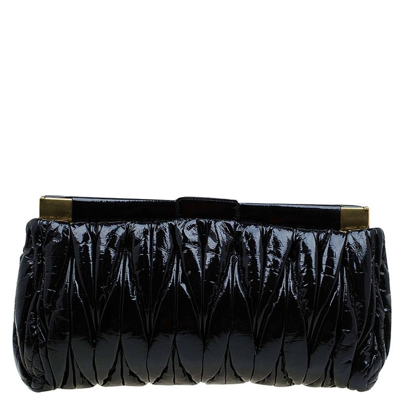 Pre Owned Miu Miu Black Patent Leather matelasse Clutch