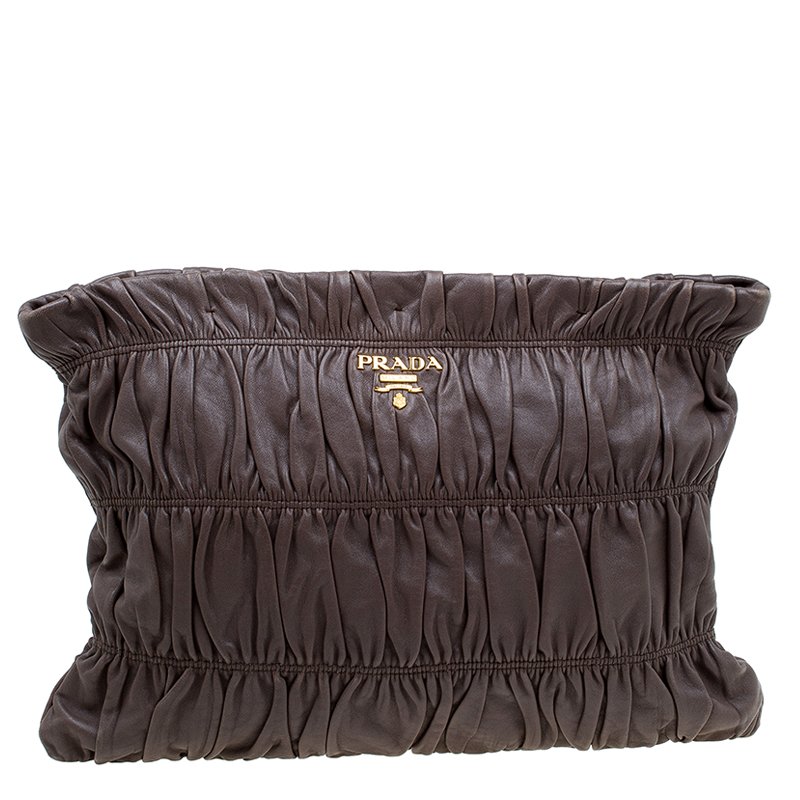 مملوكة مسبقًا Prada Visone Ceauf Nappa Leather Clutch Bag