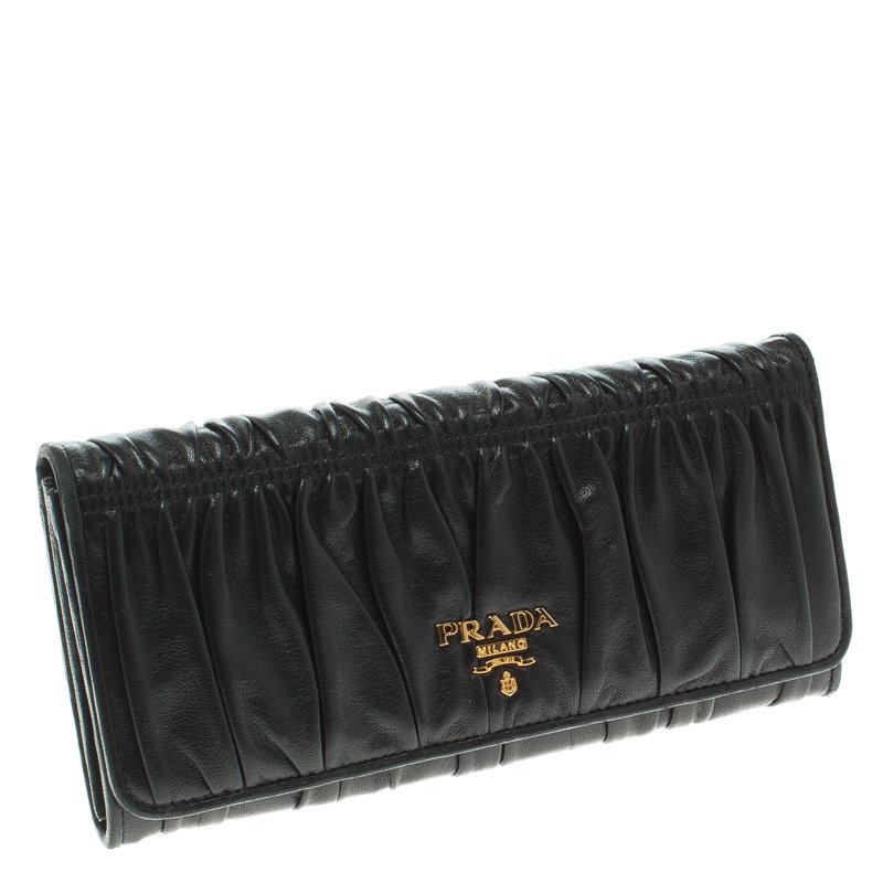 Prada nappa gaufre wallet best sale