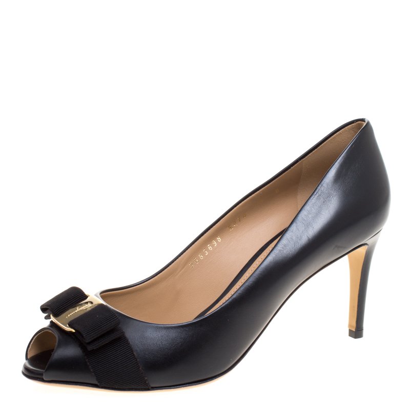 Pre Owned Salvatore Ferragamo Black Leather Pola Vara Bow Peep Toe Pumps Size 39.5