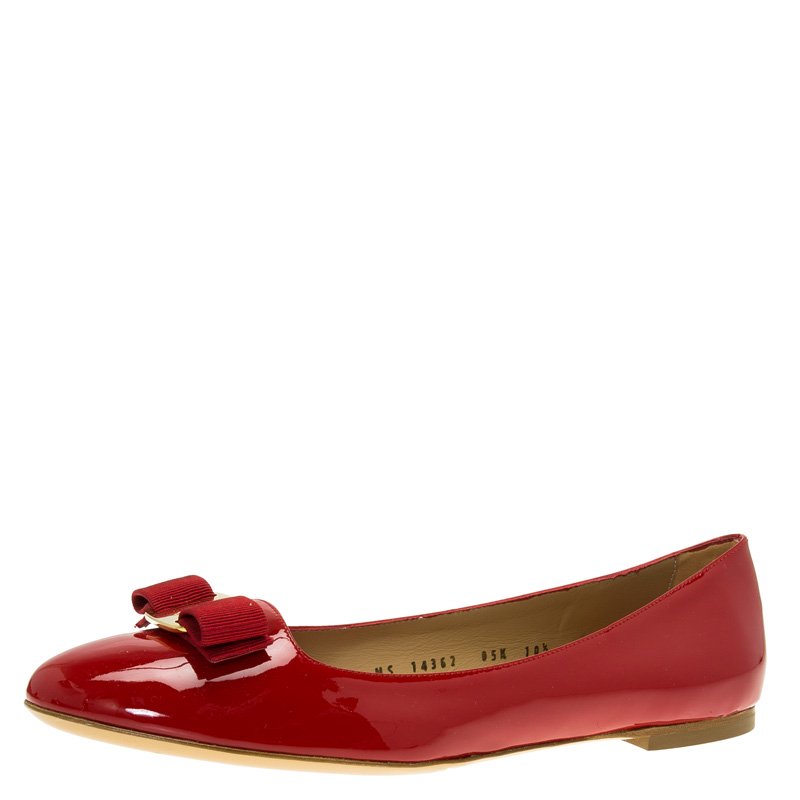 Pre Owned حذاء باليرينا فلات سلفاتوري فيراغامو فارينا جلد أحمر لامع مقاس 41