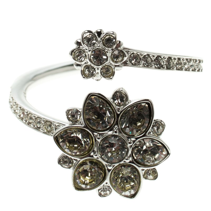 Swarovski Crystal Flower Embellished Silver Tone Ring Size 55