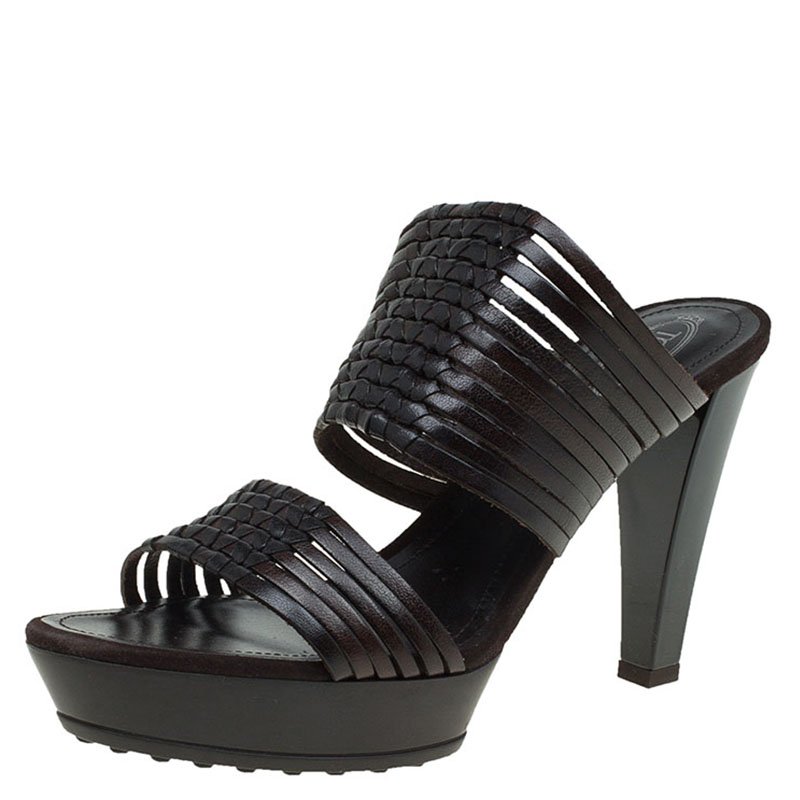 Pre Owned صندل سلايد تودز جلد بني بسيور مقاس 39