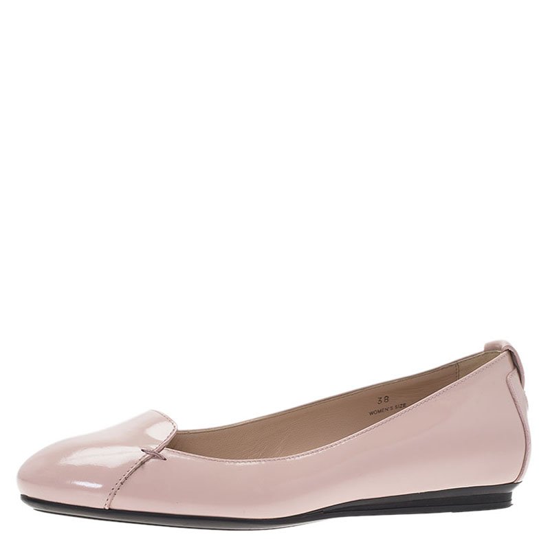 Pre Owned حذاء باليرينا فلات تودز غوما جلد بيج لامع مقاس 38