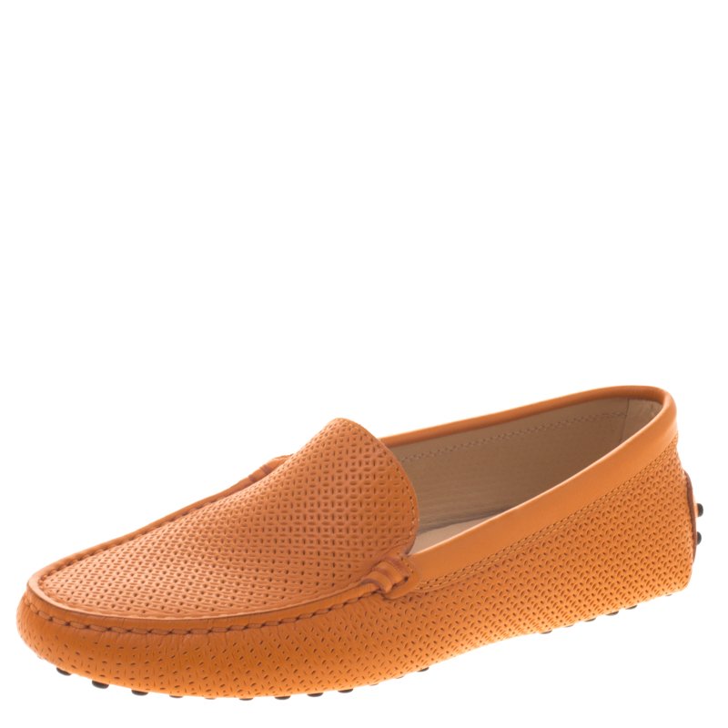 Pre Owned حذاء لوفرز تودز جلد برتقالي مثقب مقاس 36.5