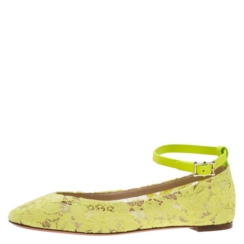 Pre Owned Valentino Yellow Lace Ankle Strap Ballet Flats Size 39